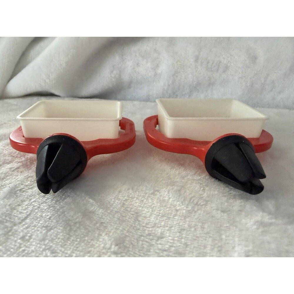 Saucemoto Dip Cup Car Vent Clips 2-Pack Dipping Sauce Holders Red White